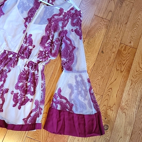 NWT MINKPINK  Sweetest Sound Floral Lace & Mesh Sleeve Romper Size Small - Picture 6 of 15